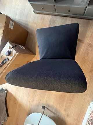 Silla Ikea acolchada funda gris patas blancas