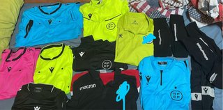 Ropa de árbitro Macron
