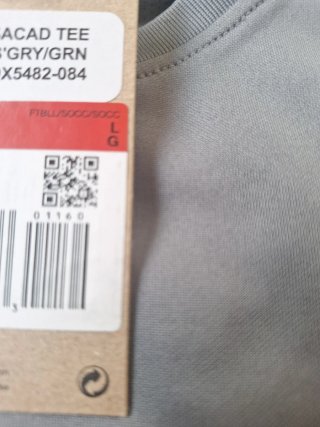 Camiseta deportiva Nike gris niño