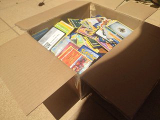 Cartas Pokémon Variadas caja llena
