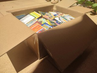 Cartas Pokémon Variadas caja llena