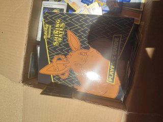Cartas Pokémon Variadas caja llena
