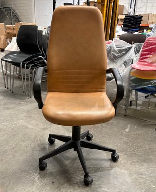 Silla de oficina restaurada