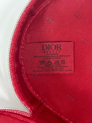 Neceser Dior Rojo + Maquillaje Chanel y Valentino