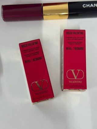 Neceser Dior Rojo + Maquillaje Chanel y Valentino