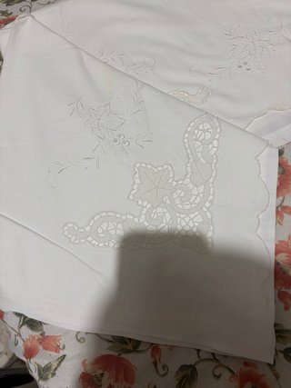 Lenzuola matrimoniali vintage ricamate a mano
