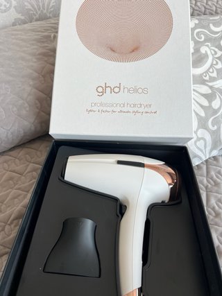 Secador GHD Helios Blanco y Dorado