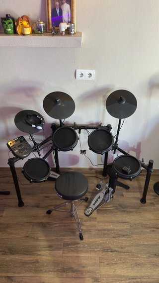 Batería Electrónica Alesis