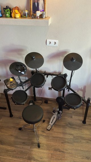 Batería Electrónica Alesis
