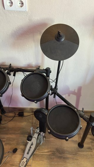 Batería Electrónica Alesis