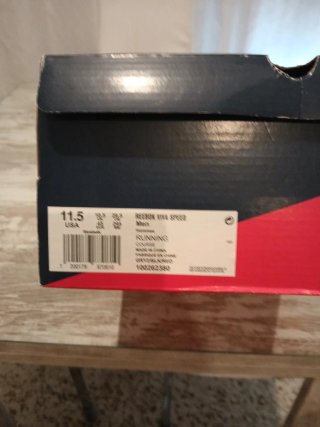 Zapatillas deportivas Reebok grises y rojas