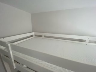 Litera madera blanca con colchones