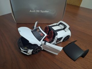 Audi R8 Spyder Kengfai 1/18 Blanco