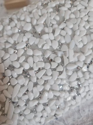 Bolso de fiesta blanco y plata