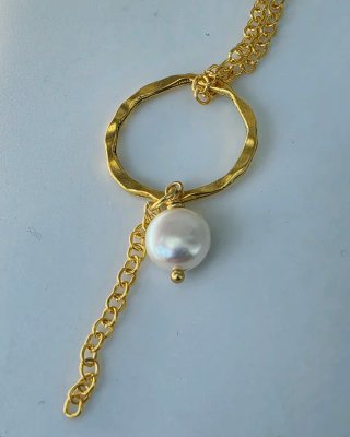 Collar choker dorado con perla natural