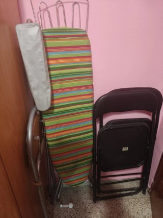 Tabla de planchar con funda colorida