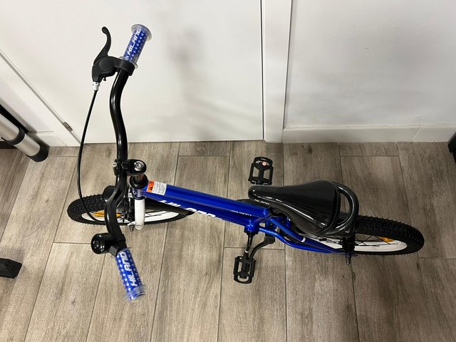 Bicicleta infantil azul - miniatura 2