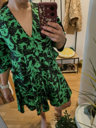 Vestido verde estampado ideal evento