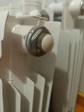 Radiador de agua blanco