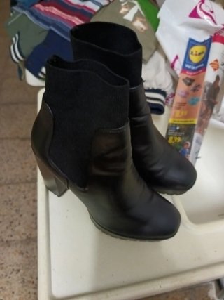 Botas y botines negros