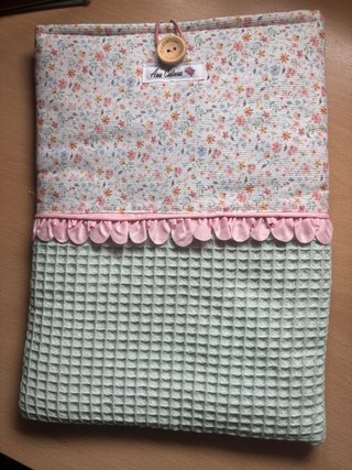 Funda de libro floral y verde