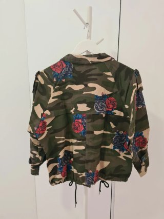 Chaqueta militar Shein flores Talla L