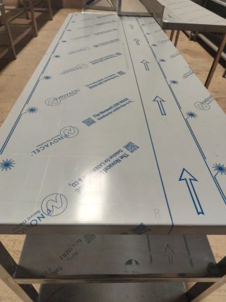 MESA ACERO INOXIDIBLE LABOREÓ MIRA MI PERFIL