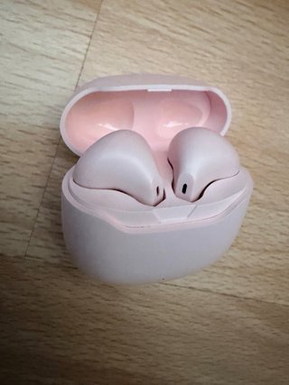 iPhone 14 Plata/Blanco con auriculares