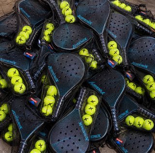 Racchette da padel XTRENNIX con palline