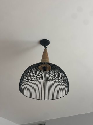 Lámpara Industrial Moderna Negra y Madera