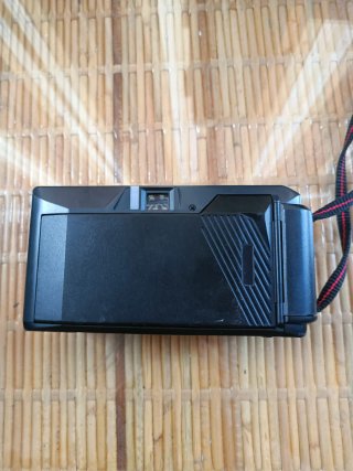 Yashica L AF 32mm Fotocamera non testata