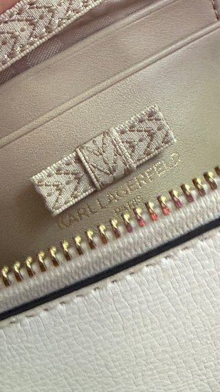 Bolso Karl Lagerfeld blanco y dorado