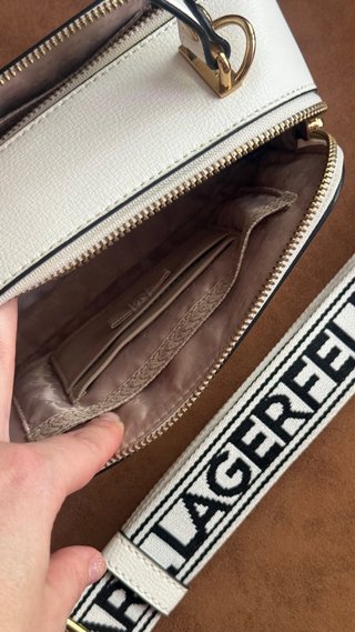 Bolso Karl Lagerfeld blanco y dorado