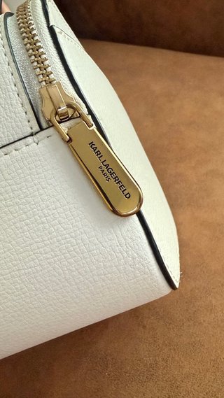 Bolso Karl Lagerfeld blanco y dorado