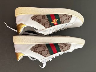 Zapatillas Gucci Blancas y Doradas. Faltan plantil