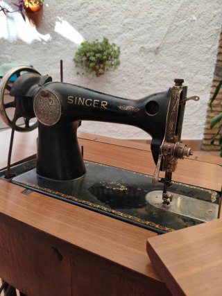 Máquina de Coser Antigua Singer