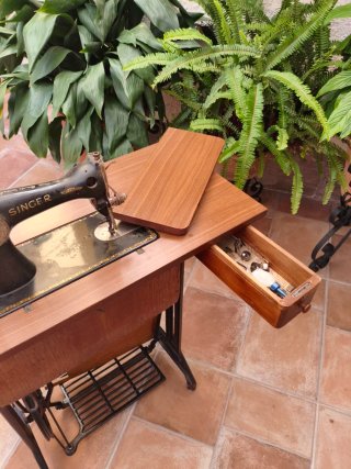 Máquina de Coser Antigua Singer