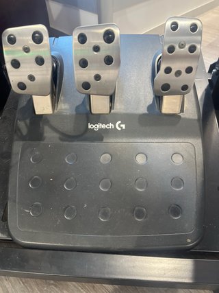 Volante Logitech PC/Xbox con Accesorios