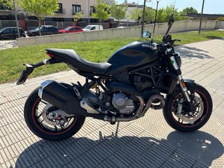 Ducati Monster 821 Negra ABS DTC