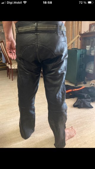 Pantalones de moto piel.