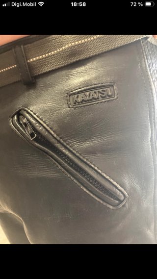 Pantalones de moto piel.