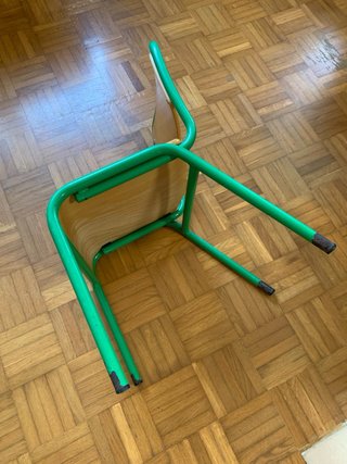 8 Sillas Escolares Antiguas de 31/53cm de alto.