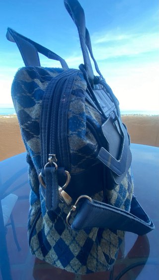 Bolso Adolfo Dominguez rombos azul y gris