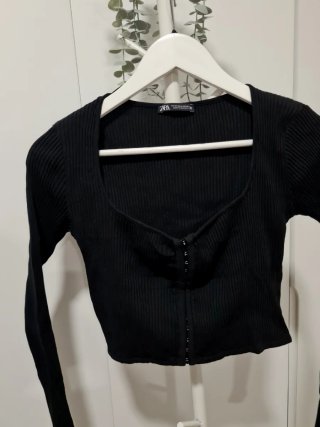 Top Zara M negro con cierre delantero con corchete