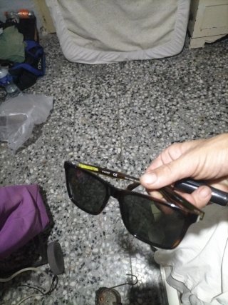 Occhiali da sole da donna neri e marroni