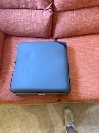 Silla de ruedas con cojín antiescaras  de regalo