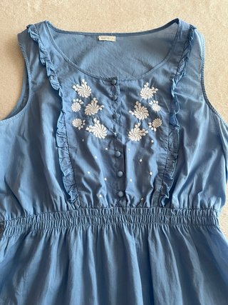 Vestido Oysho corto bordado talla L
