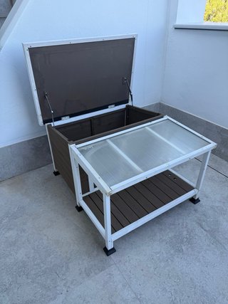 Caseta para perros con porche