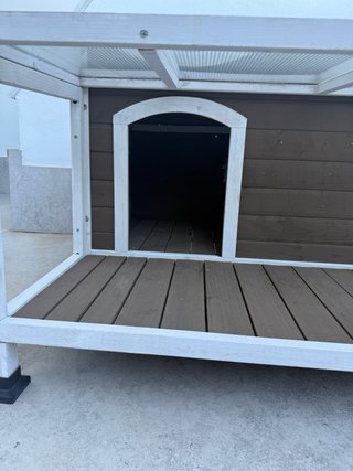 Caseta para perros con porche