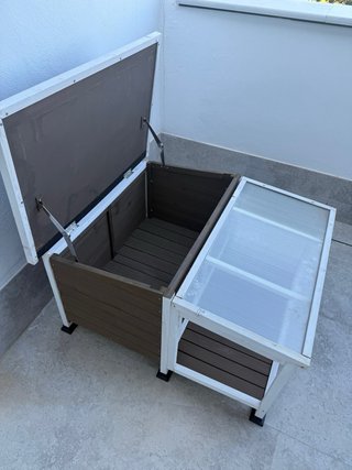 Caseta para perros con porche